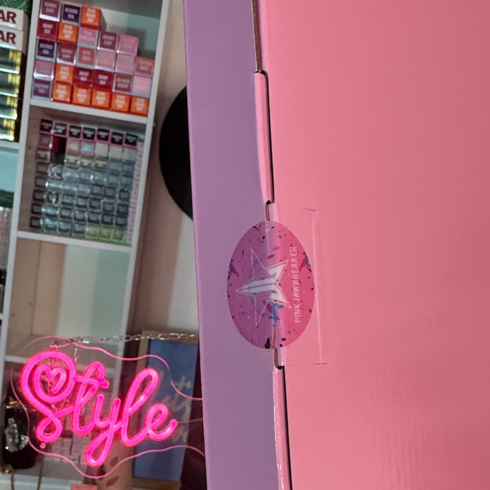 New Jeffree Star Jawbreaker Pink Star-Shaped Mirror - Picture 5 of 5